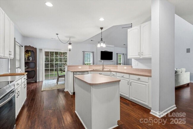 Building Photo - 9920 Eden Hall Ct