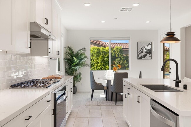 Building Photo - 81890 Via Encinitas