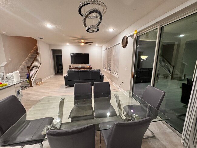 Building Photo - 10916 Honor Rd