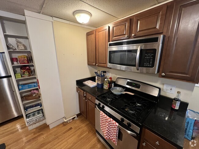 Building Photo - 363 Beacon St