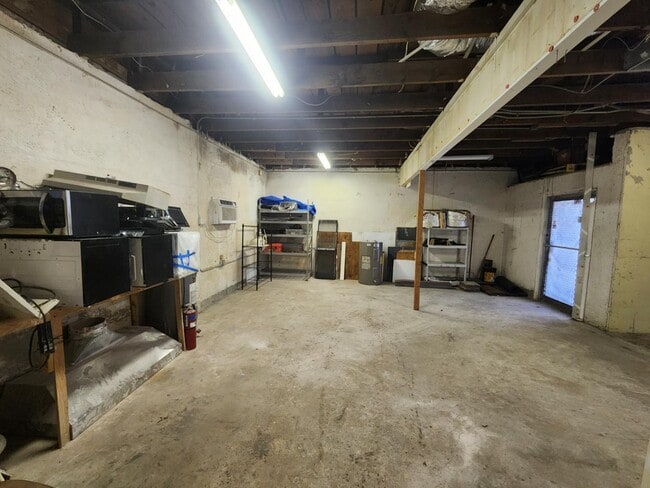 Building Photo - 1760 Park Ave