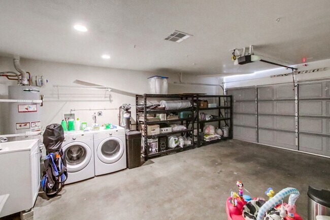 Building Photo - Single Level Poway Home on a Corner Lot