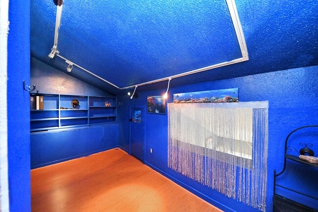 Building Photo - 7877 Kendalia Dr