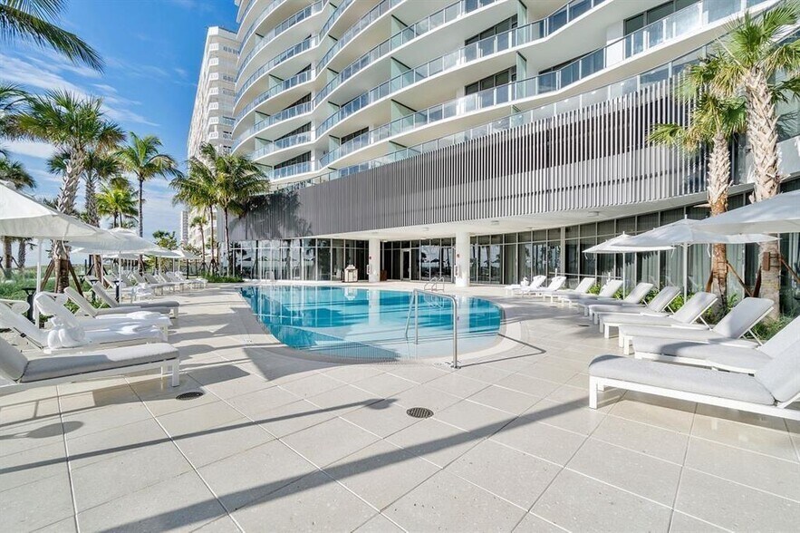 Building Photo - 1116 N Ocean Blvd