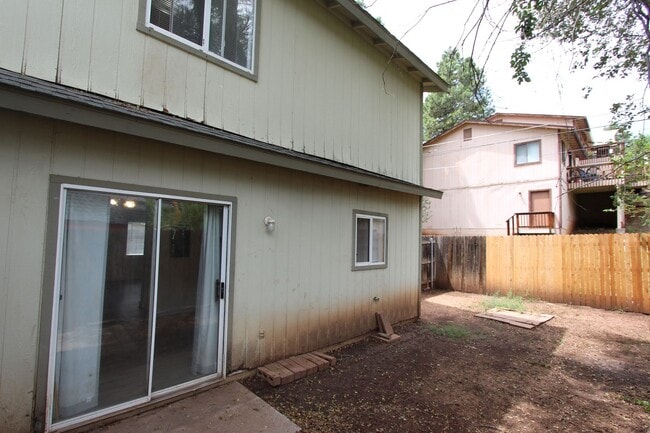 Building Photo - 2115 N West St