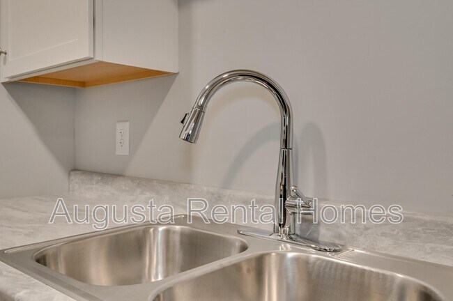 Building Photo - 328B Old Plantation Road