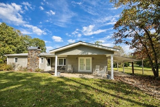 Building Photo - 110 Holly Ave