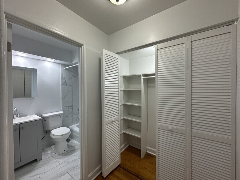 Building Photo - 1515 W Morse Ave