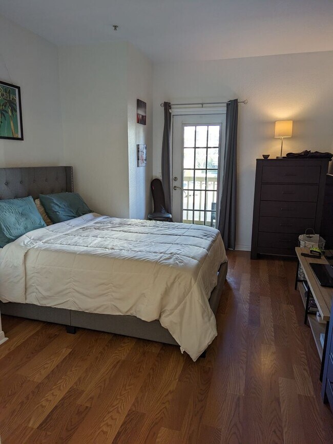 Building Photo - Great 1 Bedroom / 1 Bathroom Condo in Downtown Orlando! Free Water, Sewer, Trash & Pest Control!