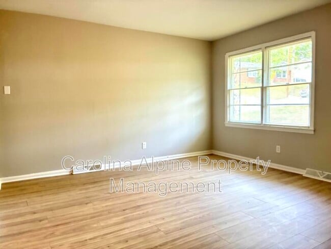 Building Photo - 6800 Fieldvale Pl