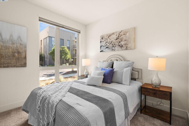 Building Photo - 1655 Delano St