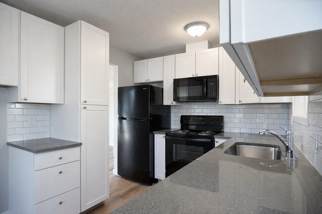 Building Photo - 3000 O St