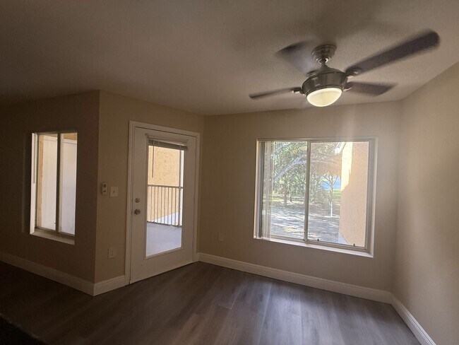 Building Photo - 2460 NW 33rd St