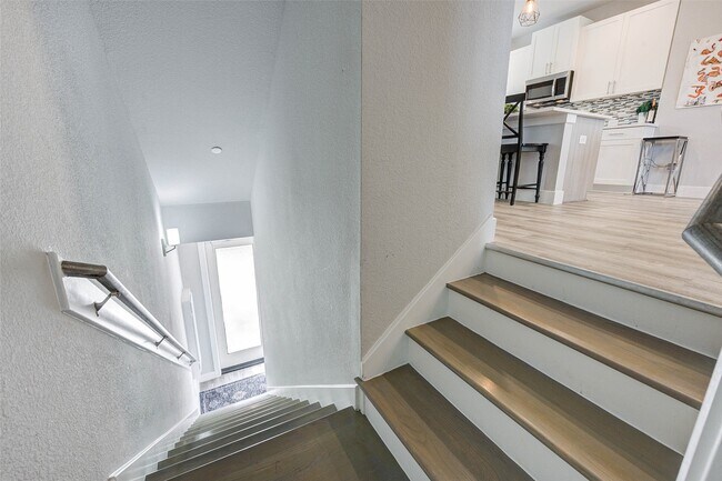 Building Photo - 18732 Centro Main St