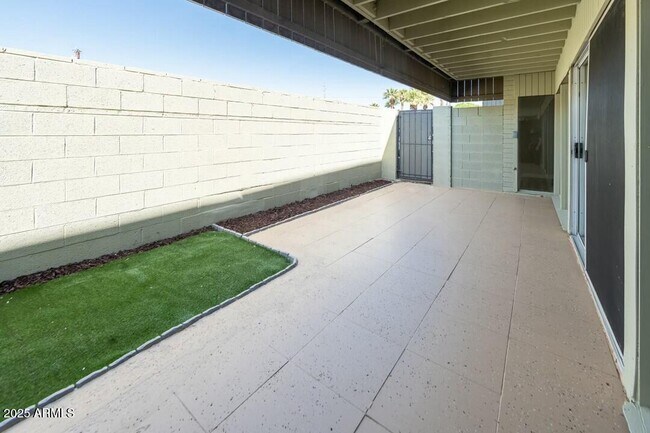 Building Photo - 6767 N 7th St