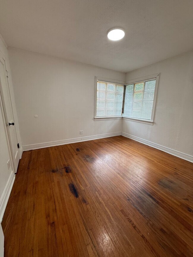 Building Photo - 1114 N 39th St