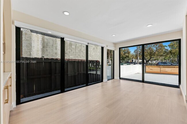 Building Photo - 4144 Alton Rd