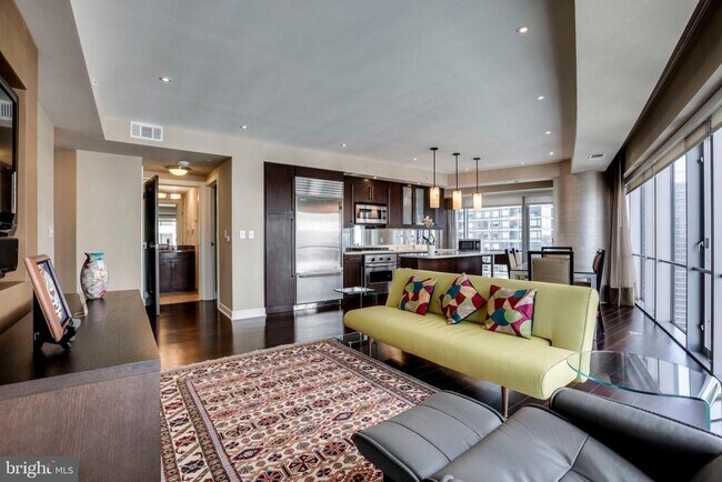 Building Photo - 1111 19th St N