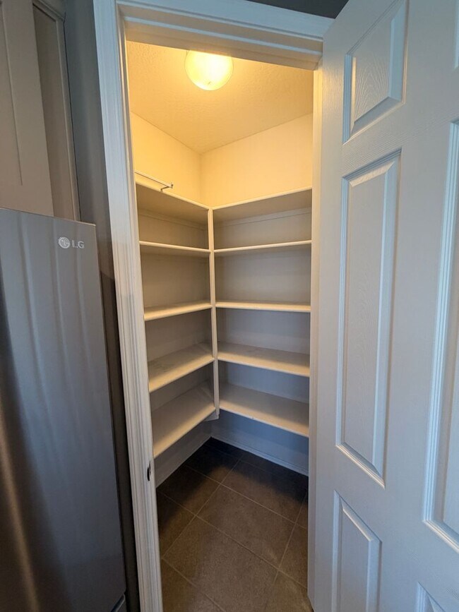 Building Photo - 2 Bed 2 Bath + Den Long-Term Rental in Anthem at Merrill Ranch!