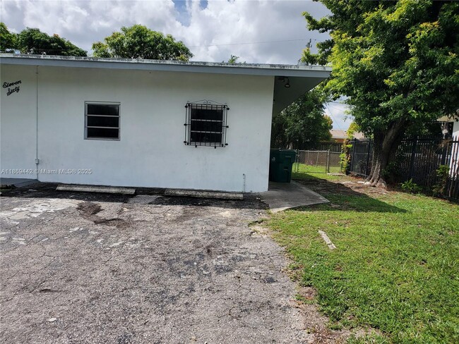 Building Photo - 1160 NE 200th Terrace