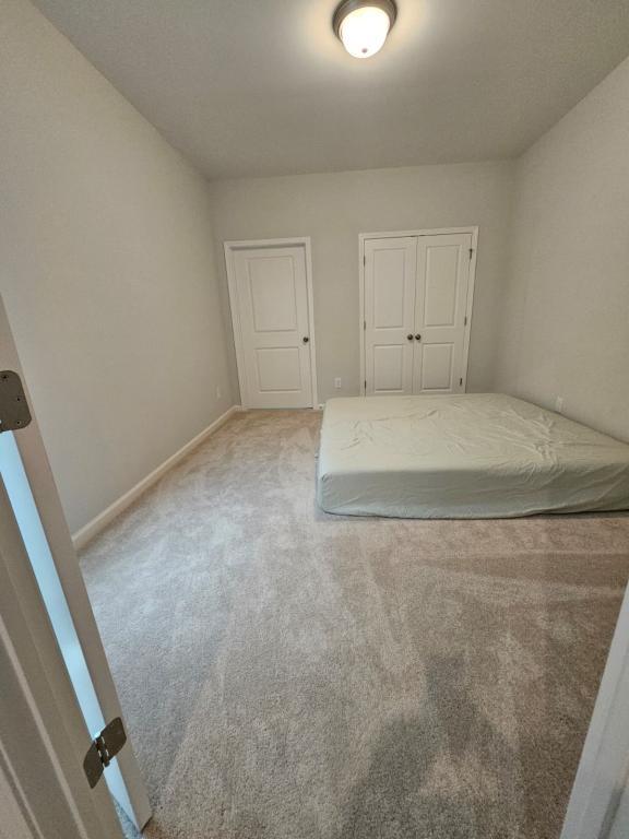 Building Photo - 1290 Jordan Brook Dr
