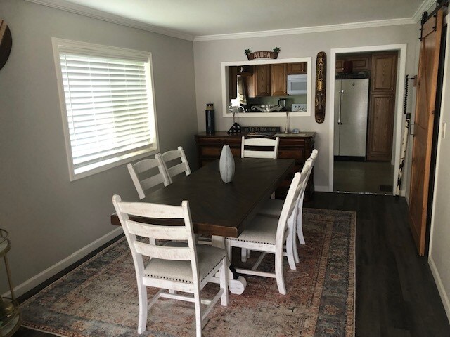 Dining - 511 9th St