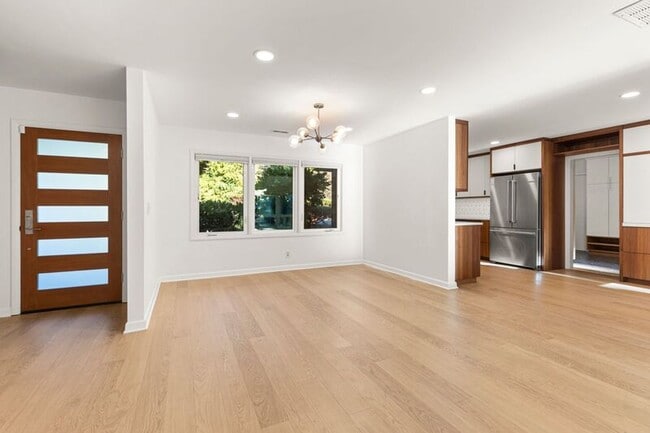 Building Photo - 3145 SW 98th Ave