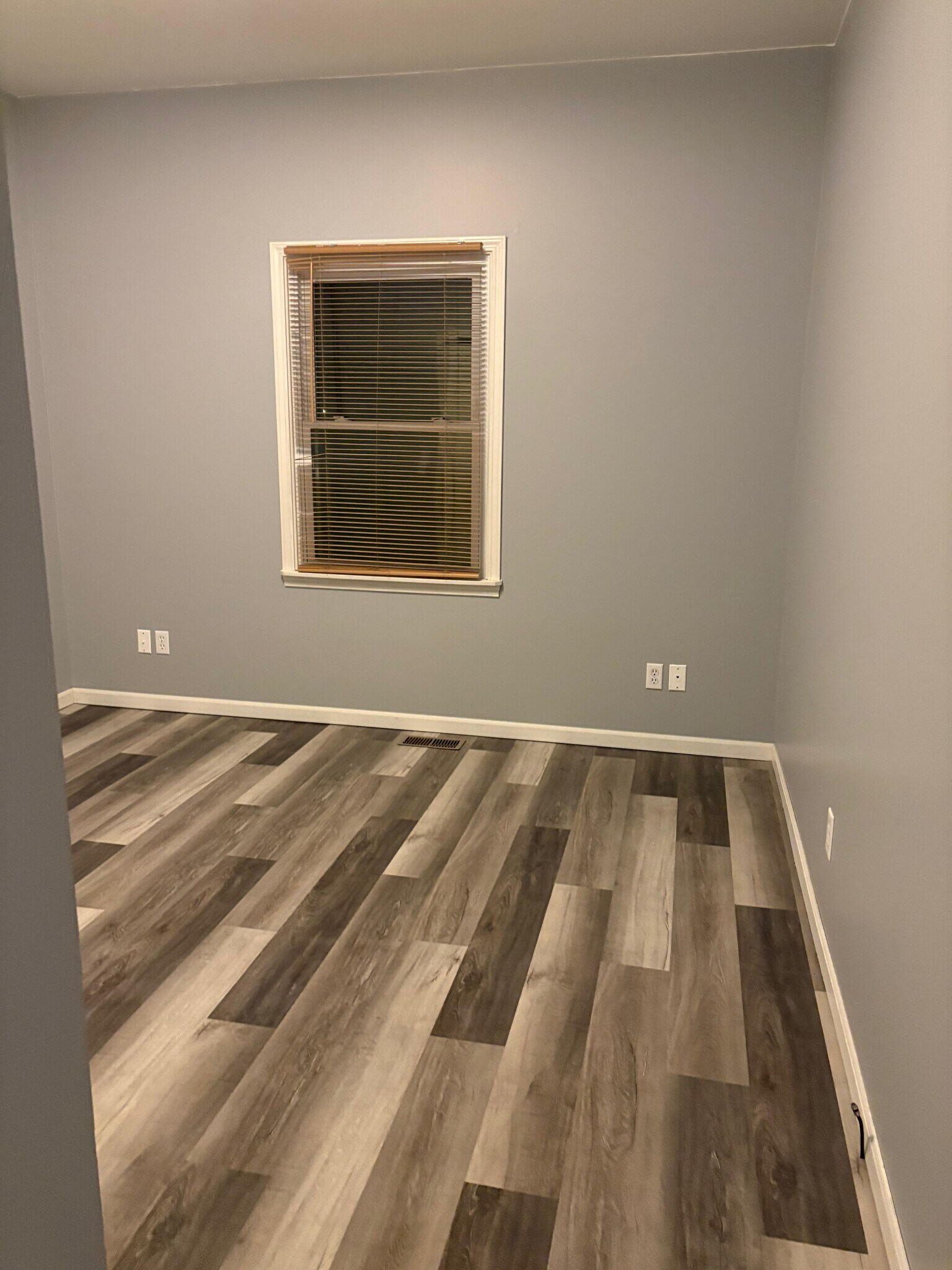 Building Photo - 1909 Crystal Ave