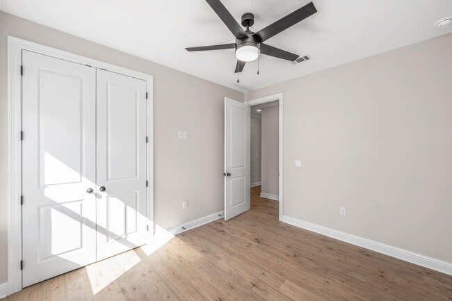 Building Photo - 1460 Pine St