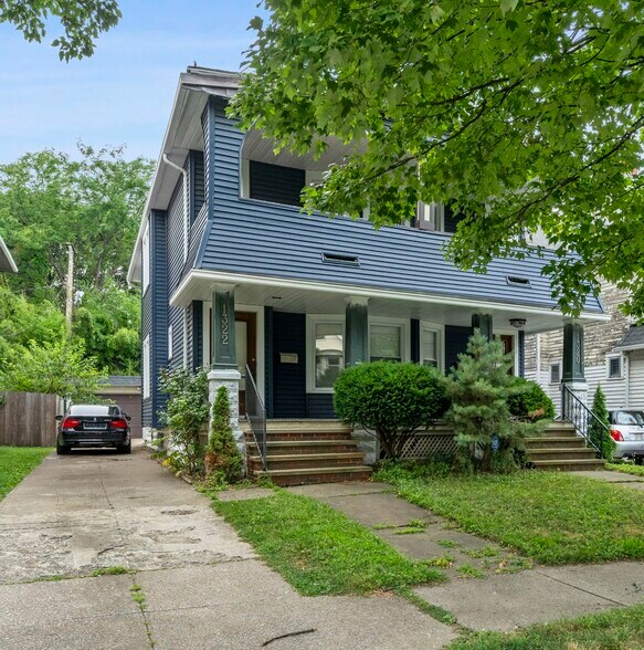 Building Photo - 1320 W 64th St