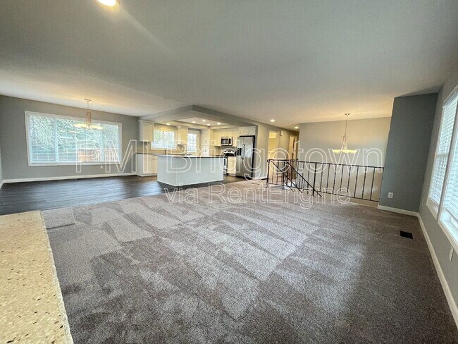 Building Photo - 15300 SE Lee Ave