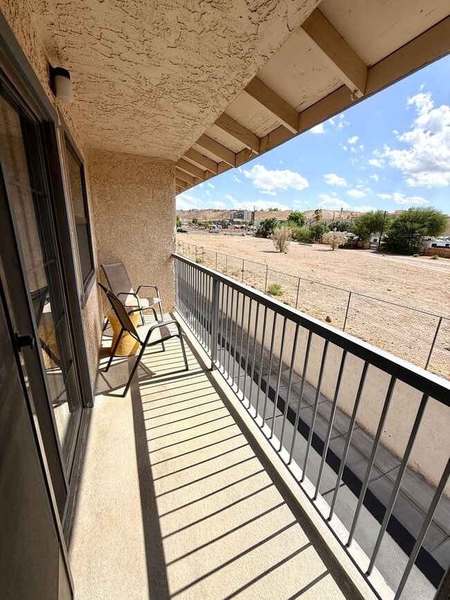 Building Photo - 1675 S Hwy 95
