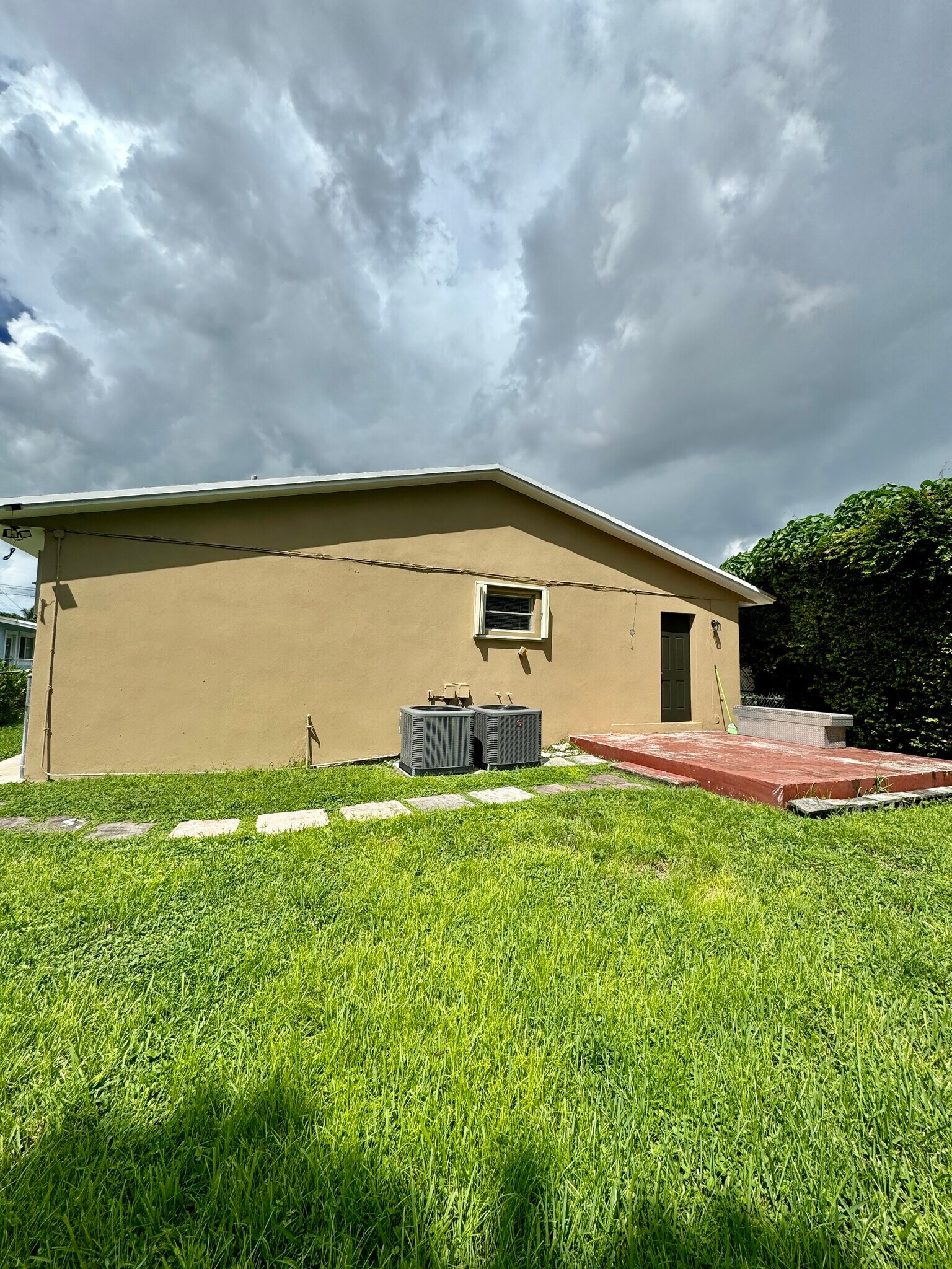 Building Photo - 7126 SW 22nd St