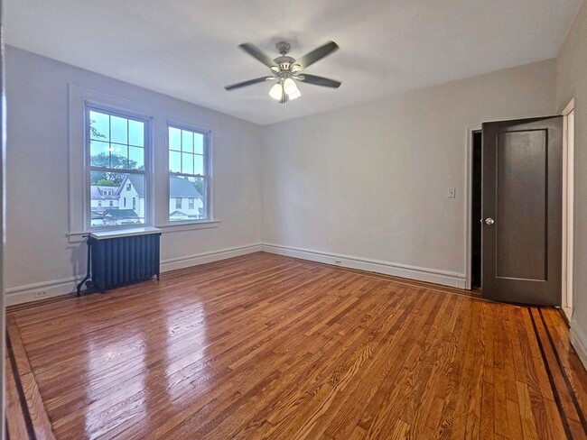 Building Photo - 86 Keer Ave