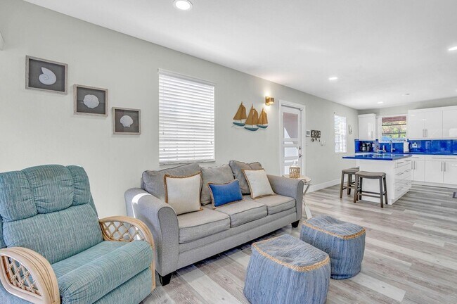 Building Photo - 136 Sable Palm Ln