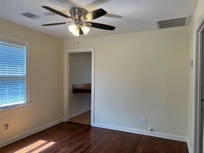 Building Photo - 1212 Postoffice St