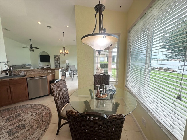 Building Photo - 6028 Santa Margarito Dr