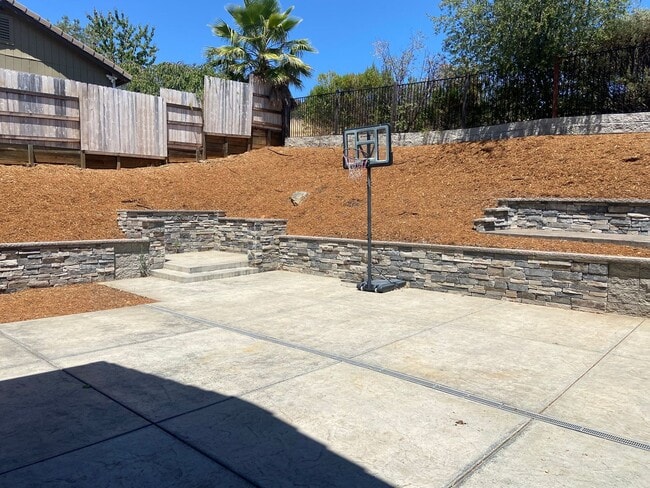 Building Photo - Solar Home - Immaculate El Dorado Hills 4 ...
