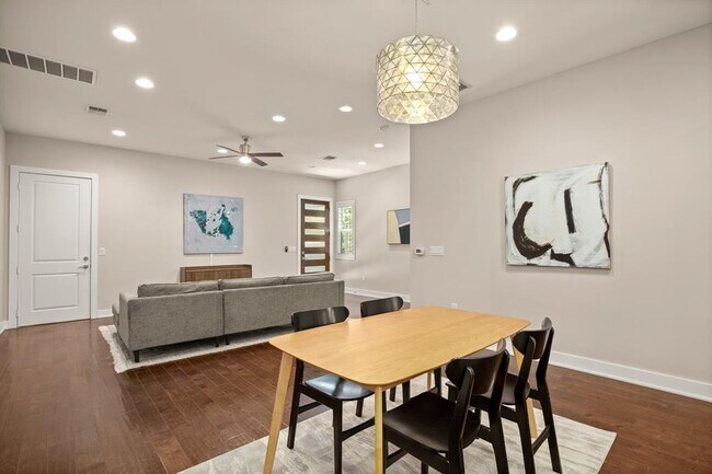 Building Photo - 1730 Bunche Rd