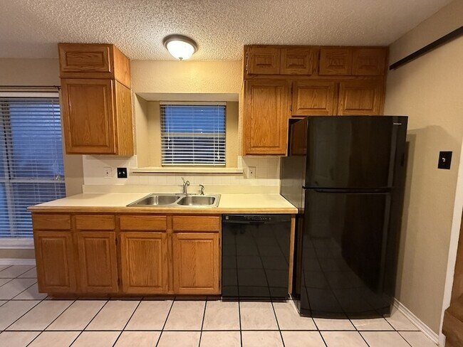 Building Photo - 7012 Bernadine St