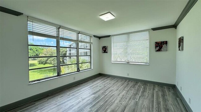 Building Photo - 2650 S Course Dr