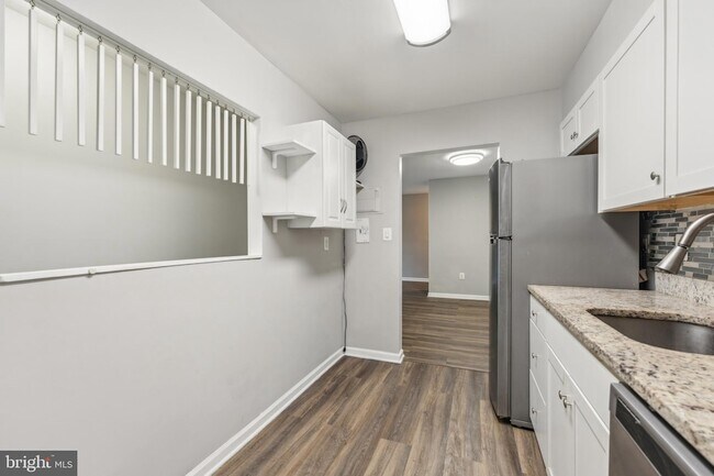 Building Photo - 10724 West Dr
