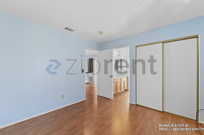 Building Photo - 14 Cider Mill Ct
