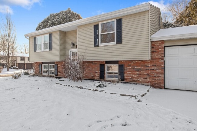 Building Photo - 4210 Trotwood Ln