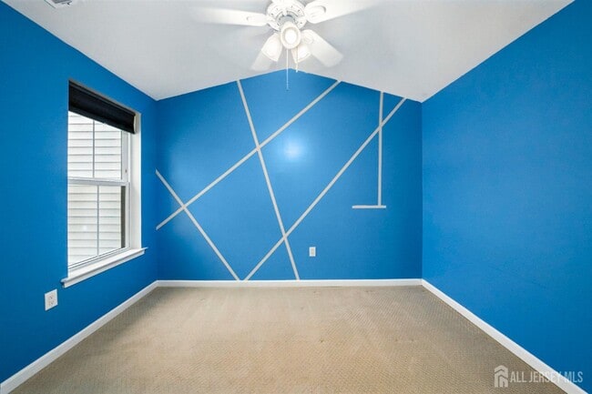 Building Photo - 30 Clover Ln