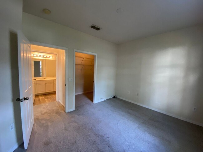 Building Photo - Ground Floor - 2 Bedrooms, 2 Bathrooms