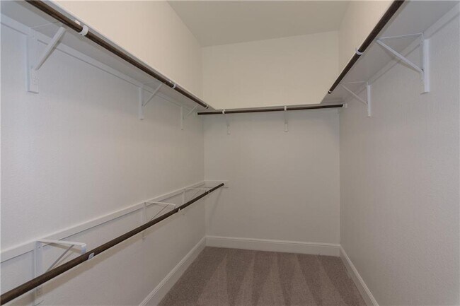 Building Photo - 3300 Scenic Valley Dr