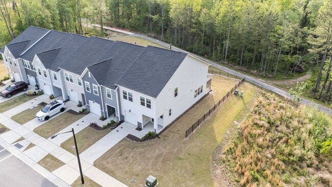 Building Photo - Charming 3 Bedroom Home located in Wake Forest