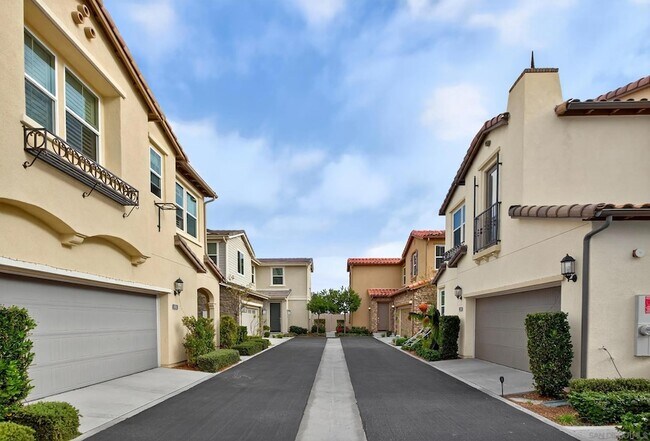 Building Photo - 1733 Artemisia Ct