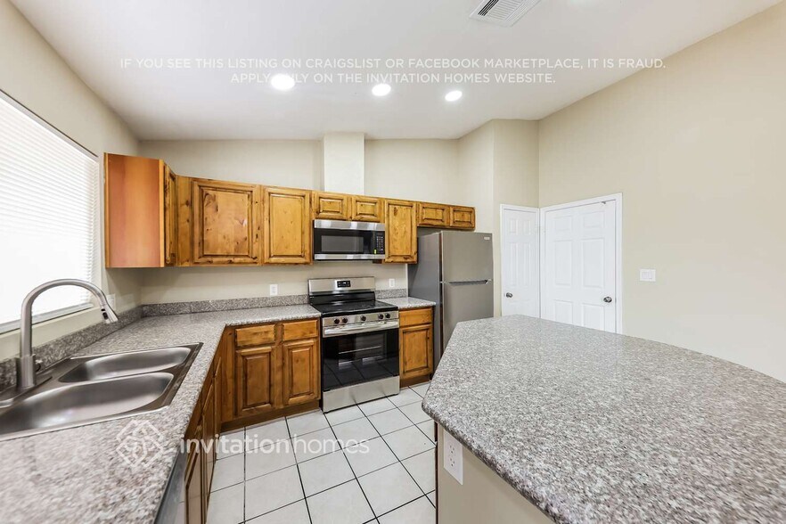 Building Photo - 6501 W Cheryl Dr